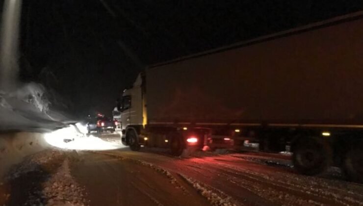 Antalya-Konya karayolunda tipi: TIR ve kamyon geçişi kapatıldı