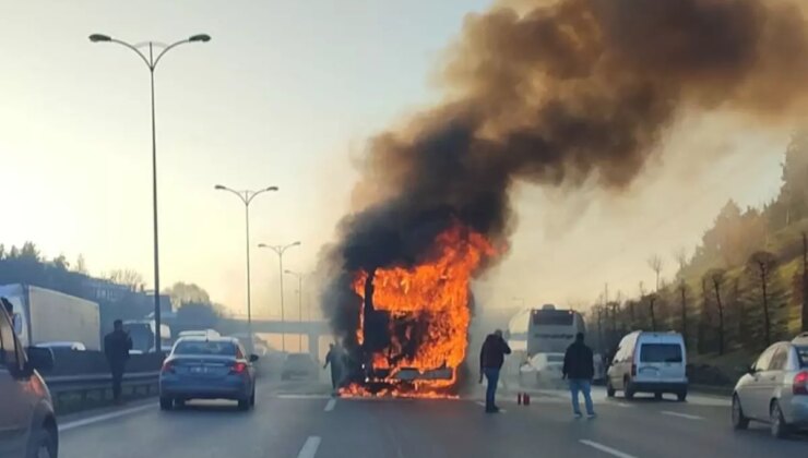 Bayrampaşa’da yolcu otobüsünde yangın paniği