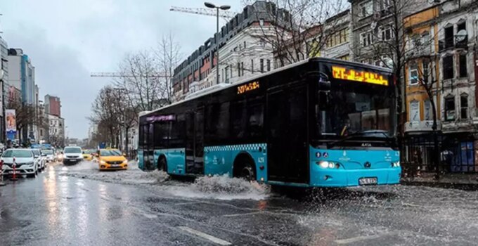 İstanbul’da Özel Halk Otobüsleri kontak kapattı