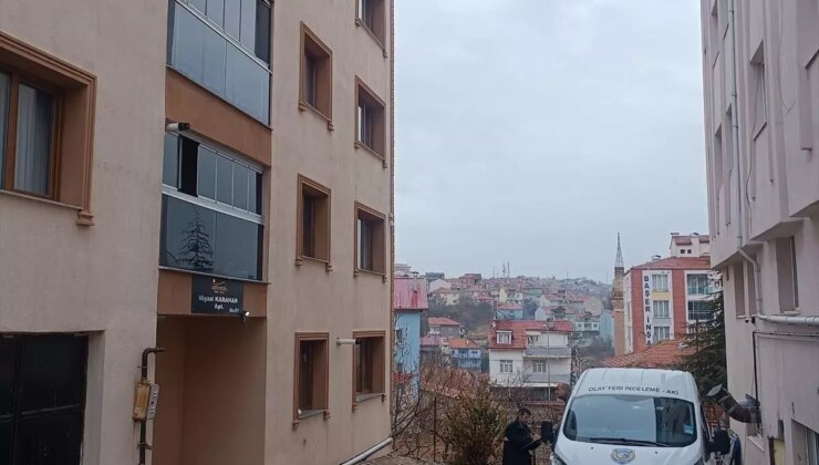 Uşak’ta Eşini Bıçaklayarak Öldüren Koca İntihar Etti