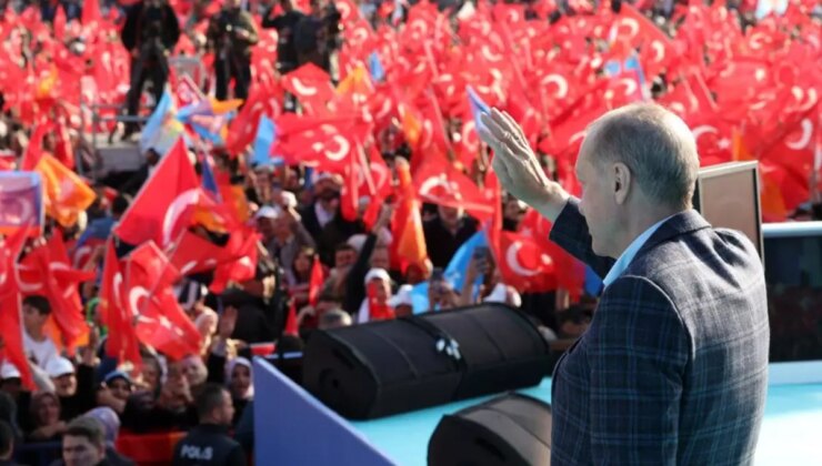 AK Parti Sözcüsü Ömer Çelik: Cumhurbaşkanı Erdoğan’ın adaylığı gündemimizde