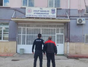 Muayene için gittiği hastanede televizyon çaldı