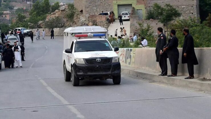 Pakistan’da bombalı saldırı: 4 güvenlik görevlisi hayatını kaybetti