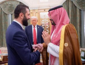 25 yıl sonra tarihi görüşme! Erdoğan, Trump, Şara ve Selman bir araya geldi