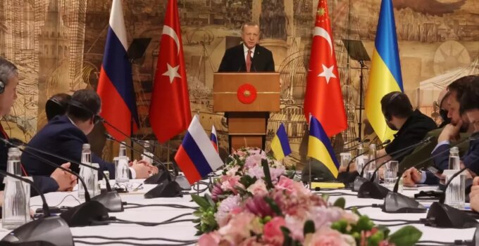Dünyanın gözü bu zirvede! Rus heyeti İstanbul’a ulaştı