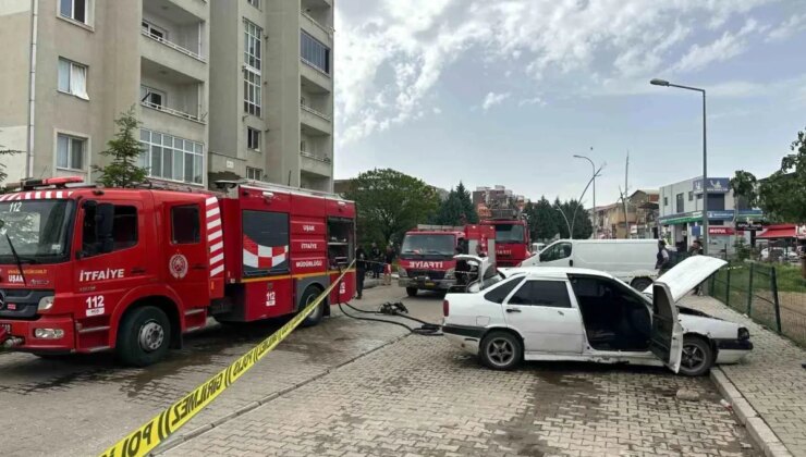 Uşak’ta Evli Çift Arasında Tartışma, Koca Evi ve Araçları Yaktı