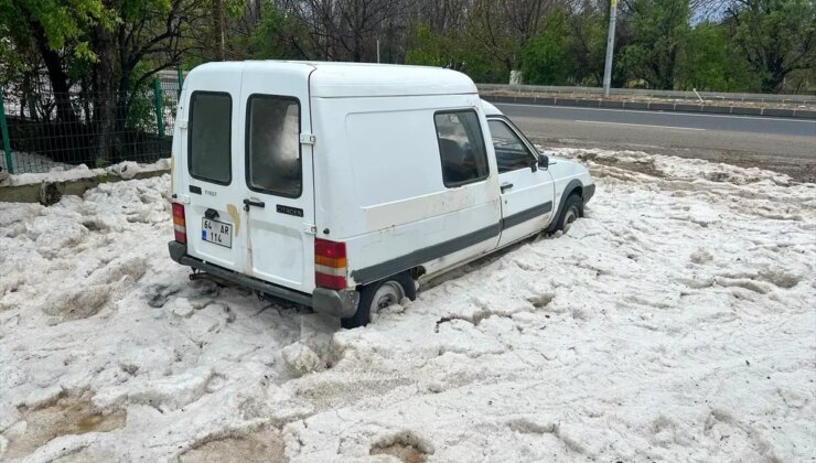 Uşak’ta Sağanak ve Dolu Hayatı Olumsuz Etkiledi